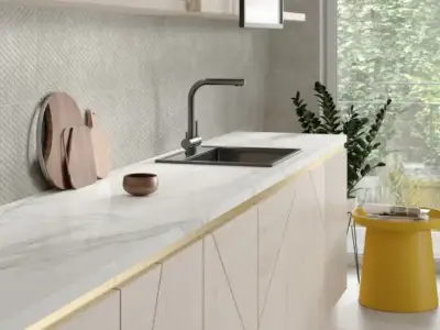 Colorker Aston